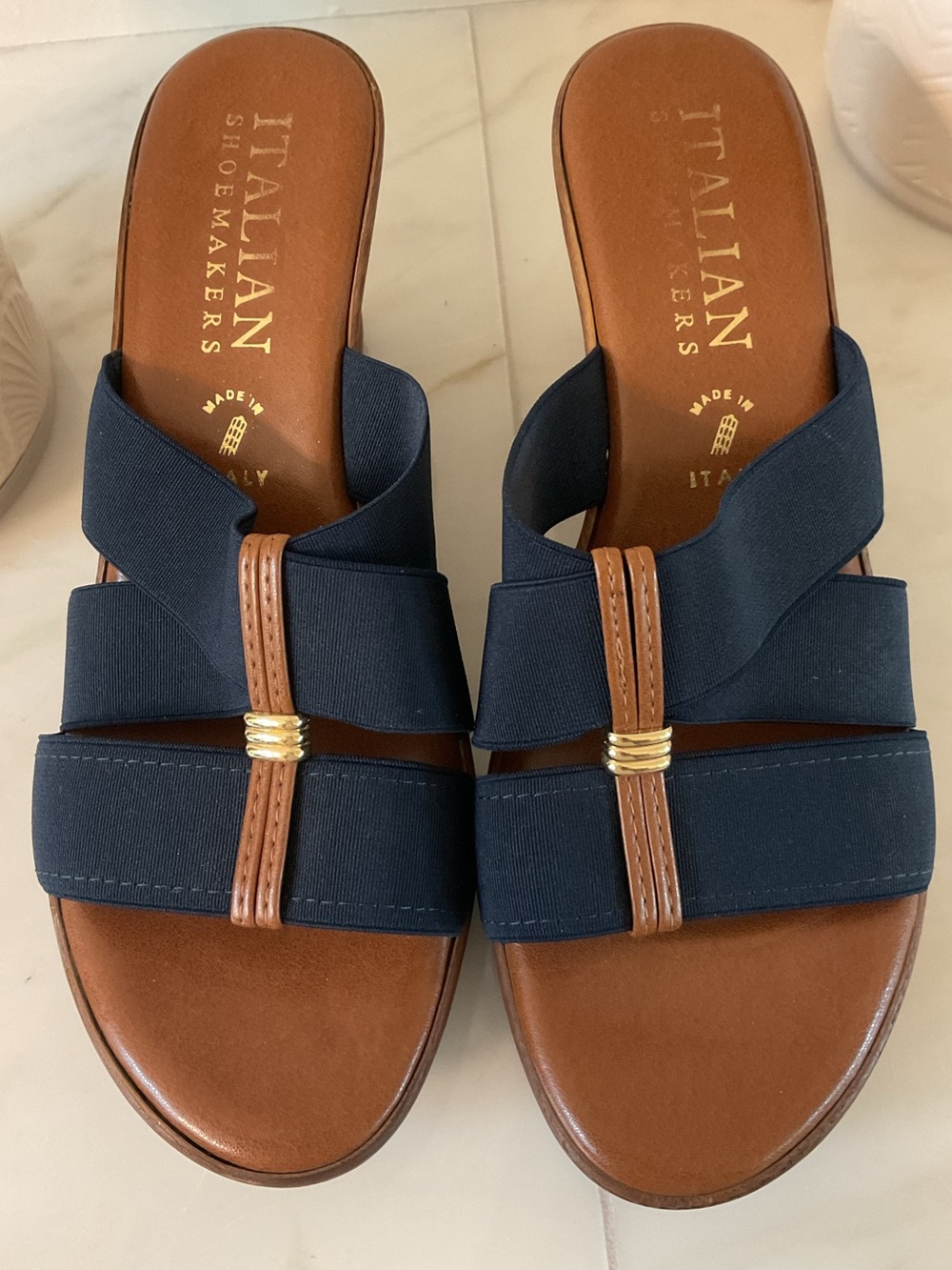 **Italian Shoemakers** Navy and Brown Cross-Strap Slide Sandals